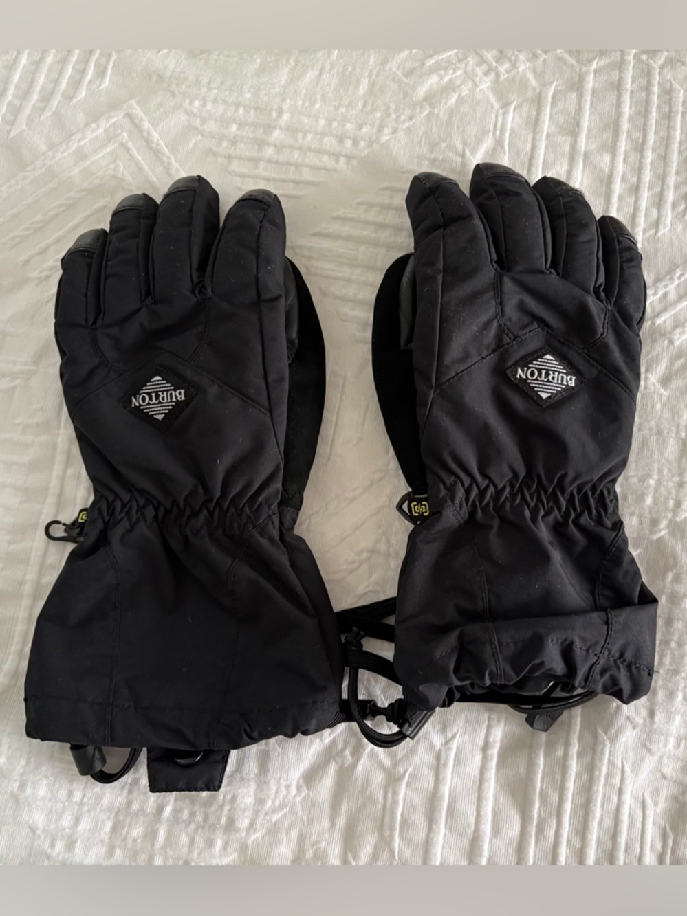 Burton Black Youth Winter Ski Gloves. Size Large. Good for ages 10-14.
